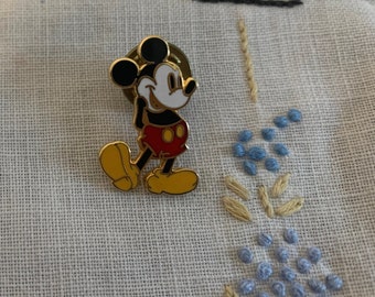 Vintage Walt Disney Mickey Mouse Pinback - Made in Taiwan
