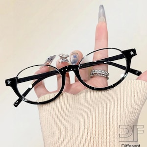 Retro style blue light glasses; blue light glasses; fashionable blue light blocking decorative glasses;Retro-style reading glasses