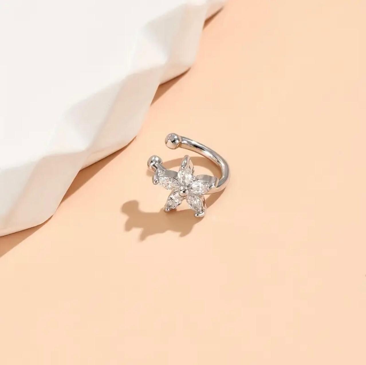 ジクロンフラワークリップオンイヤリング - Etsy 日本