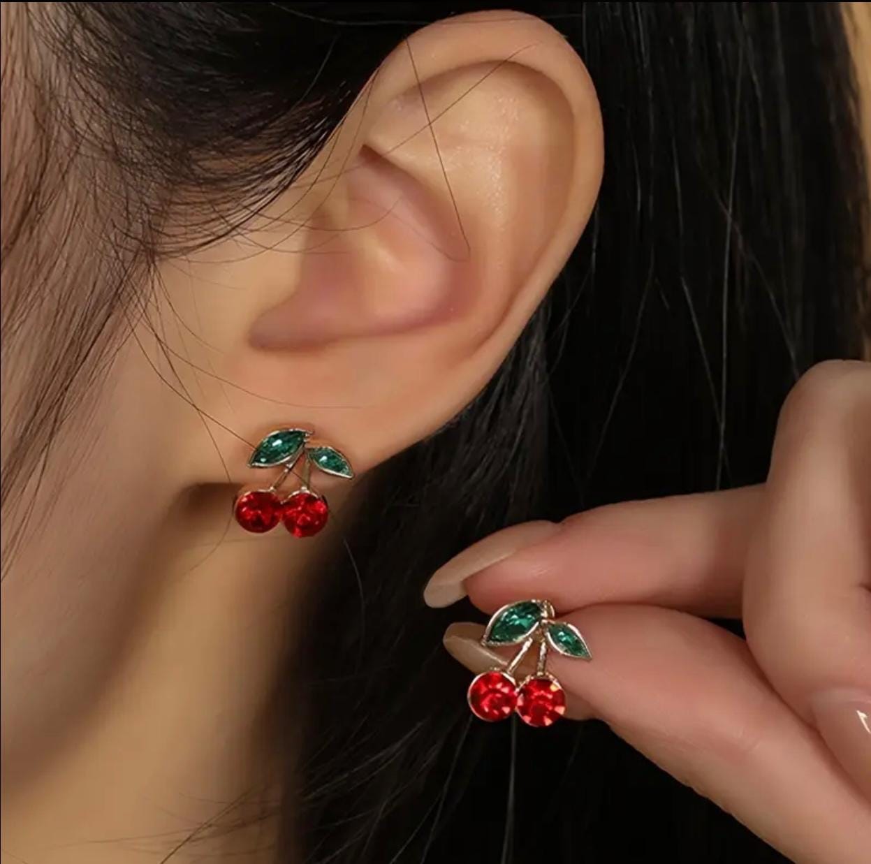 Boucles D'oreilles Puces Strass Rouge - 2,5 Mm - Fantaisie - Neuf Sans Emballage