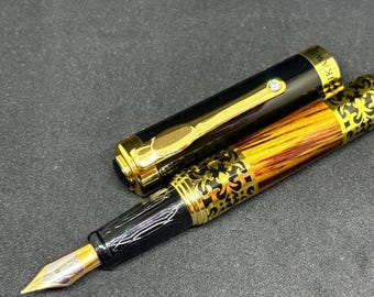 Dikawen 8012 Metal Fountain Pen – Medium Nib – Chrome & Gold Trim – Professional Writing Pen