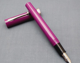 Vintage Sheaffer No Nonsense Rare Fountain Pen - Made in USA - Pink Body Color