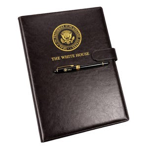 White House Presidential Leather Folder and Donald Trump Signature Pen Set