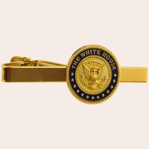 Gold-Plated White House Seal Tie Clip – Formal Patriotic Business Accessory