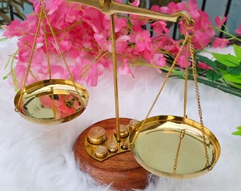 Vintage Brass Balance Scale with Weights – Decorative Justice Scale – Antique Style Home Décor
