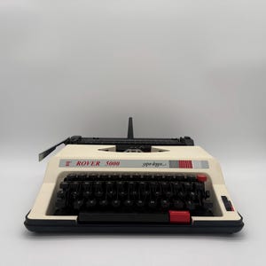 Retro Rover 5000 Super Deluxe Typewriter With Case