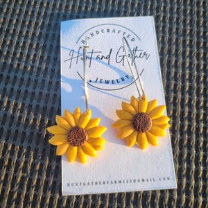 Pendientes de aro de girasol