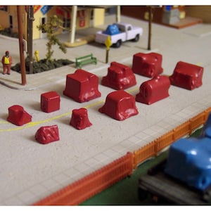 N scale Tarped Loads 10 pcs finished, detailed & ready to install 1:160 scale red