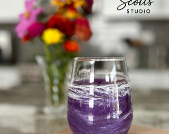 Amethyst Purple Waves – Handcrafted Resin  Stemless Wine Glass