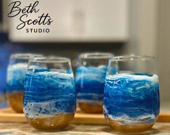 Hand-Painted Ocean Wave Wine Glass: Coastal Resin Art