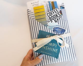 Blind Date with a Book Gift Set: Navy & Ivory Stripe, Brand New; Hardcover, First Edition, or Sprayed Edge