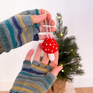 Women&#39;s Knit Fingerless Gloves: Perfect Handmade Gift – Winter-Ready – Fast Shipping