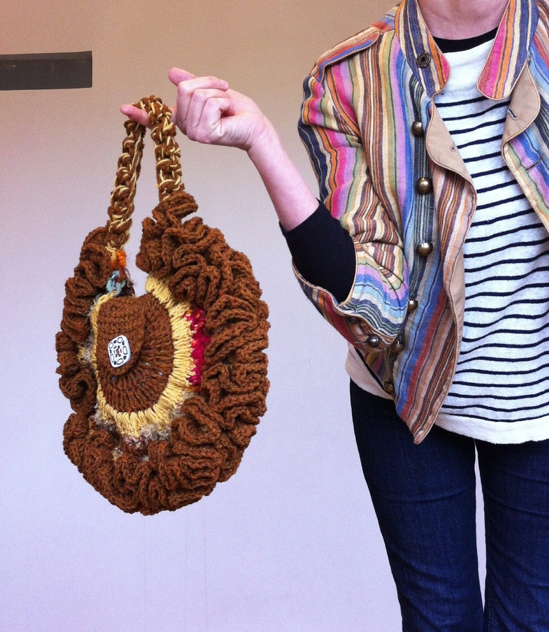 Contemporary exclusive designed Scottish wool purse. Hand crocheted, designed and produced in Scotland. image 3