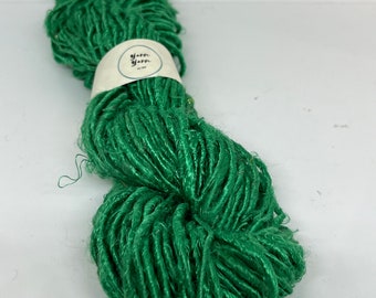 Fil banane, vert kelly, paquet de 10 mètres. Fil à tricoter. Fil respectueux des végétaliens. Fil au crochet, fibre artistique, fils éthiques filés à la main.