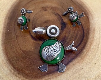 BIRD BRAIN Vintage Silver & Serpentine Brooch w/ Earrings | Vintage Mexican Jewelry, Mexican Silver | Screw Back Earrings | Bird Jewelry