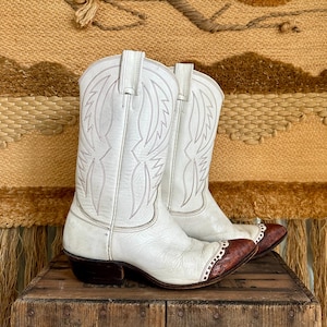 VINTAGE NOCONA TEXAS 1960s Leather Western Boots | 60s White Cowgirl Boots | Pointed Toe | Lizard Pointed Toe | Women&#39;s Size 7C