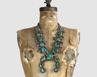 SQUASH BLOSSOM Grand collier Royston turquoise et argent | Pendentif Naja, perles de banc | Bijoux amérindiens Navajo, bijoux du sud-ouest