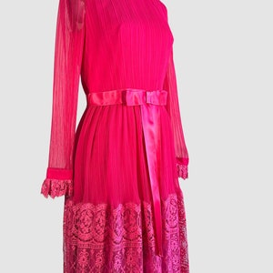 MISS ELLIETTE California, Vintage 60s Hot Pink Dress w/ Chantilly Lace & Bows, Dead Stock w/ Tags Mod 70s 1970s Barbie Pink Size Small image 5