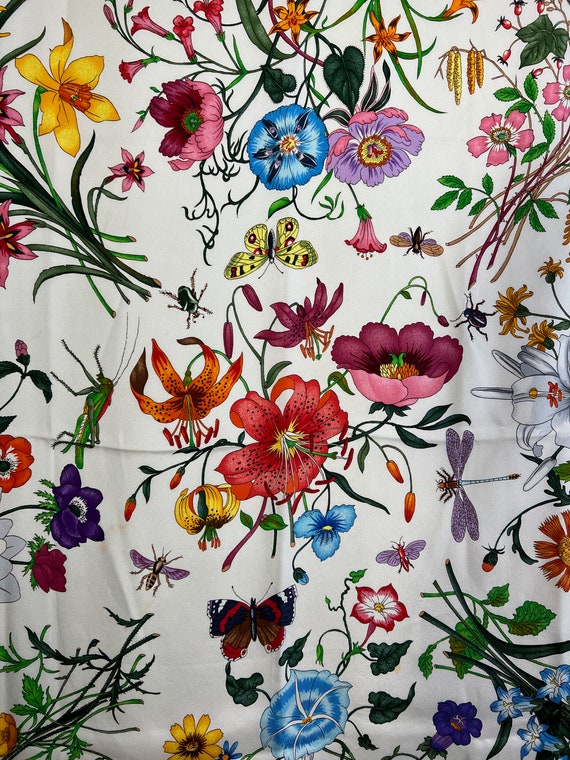 GUCCI FLORA Vintage Y2K Navy Blue Floral Silk Sca… - image 9