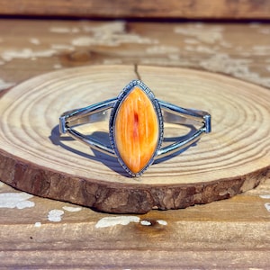 SAMSON ETSITTY NAVAJO Spiney Oyster & Sterling Silver Cuff | Orange Stone Bracelet | Ocean Inspired | Southwestern Jewelry