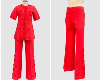 Conjunto de dos piezas vintage de los años 60/70 / Pantalón de manga corta y pantalón acampanado / Rojo, de inspiración asiática, hecho a mano, talla mediana.