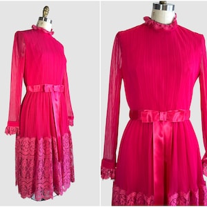MISS ELLIETTE California, Vintage 60s Hot Pink Dress w/ Chantilly Lace & Bows, Dead Stock w/ Tags Mod 70s 1970s Barbie Pink Size Small image 1