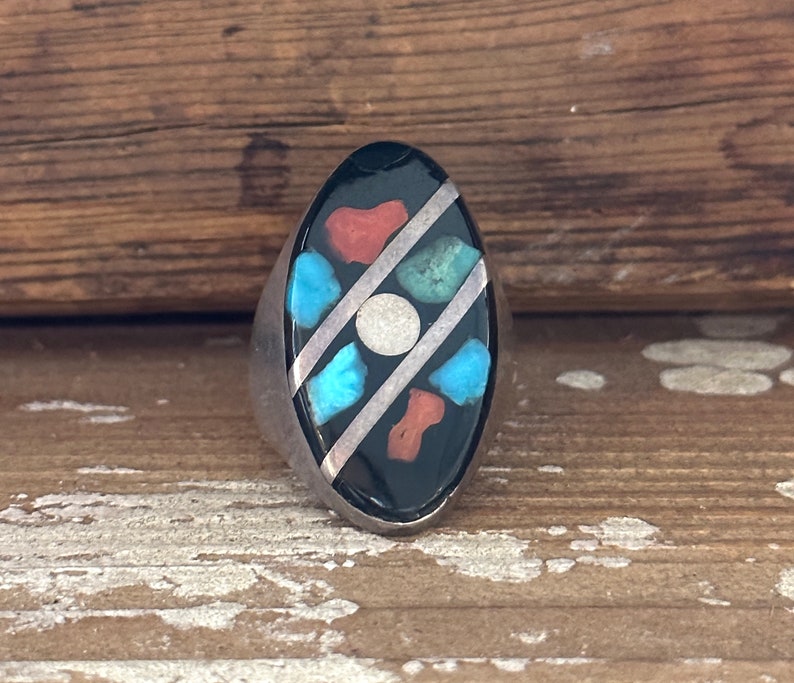 GRAPHIC SHAPES Vintage 70er Silber Multi-Stone Inlay Statement Ring 1970er Jahre Navajo oder Zuni Schmuck der amerikanischen Ureinwohner Größe 25 cm Bild 1