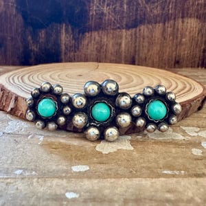 DREI BLAUE BLUMEN Vintage 30er Jahre Brosche | 1930s Silber Blumen Perlen Bar Anstecknadel Türkis Farbe Perlen | Schmuck der 1930er Jahre aus dem Südwesten Mexikos