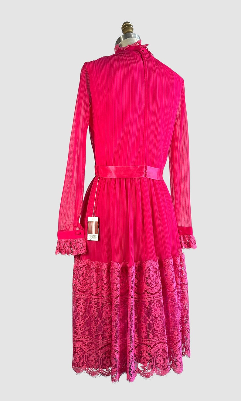 MISS ELLIETTE California, Vintage 60s Hot Pink Dress w/ Chantilly Lace & Bows, Dead Stock w/ Tags Mod 70s 1970s Barbie Pink Size Small image 8
