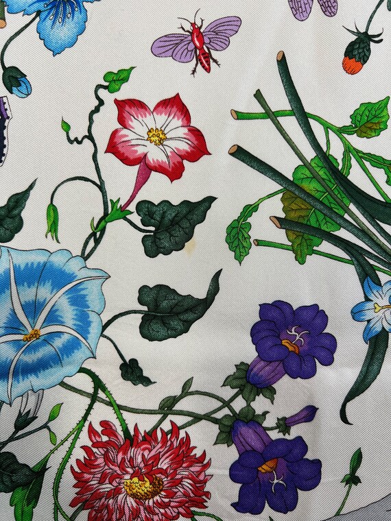 GUCCI FLORA Vintage Y2K Navy Blue Floral Silk Sca… - image 8