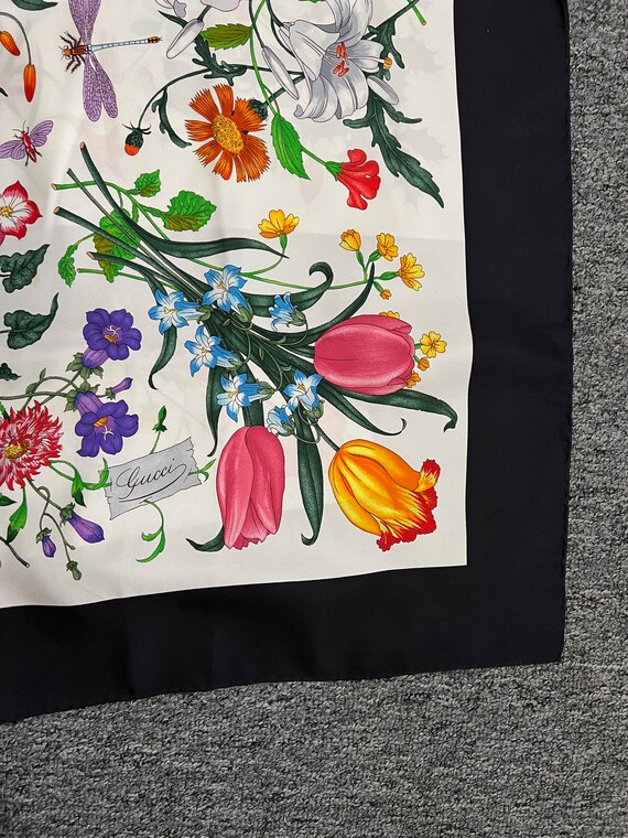 GUCCI FLORA Vintage Y2K Navy Blue Floral Silk Sca… - image 5