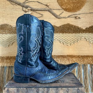 JAR Mens Black Leather Western Boots | Vintage Lizard Cowboy Boots | Exaggerated Pointed Toe | Double Wooden Welt Detail | Mens 7.5