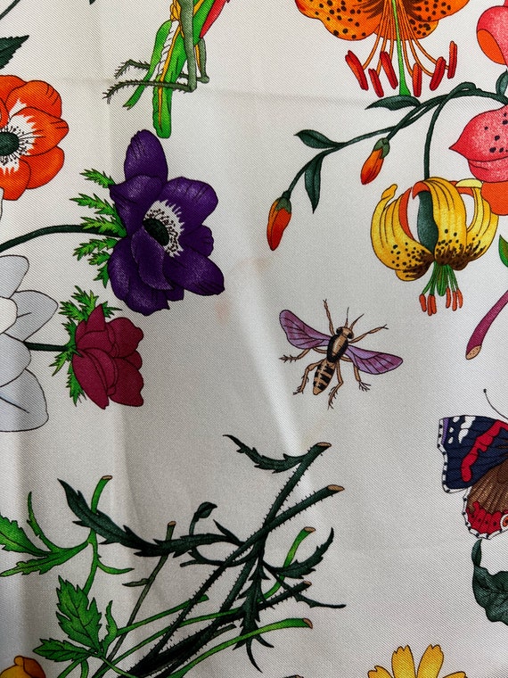 GUCCI FLORA Vintage Y2K Navy Blue Floral Silk Sca… - image 7