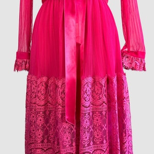 MISS ELLIETTE California, Vintage 60s Hot Pink Dress w/ Chantilly Lace & Bows, Dead Stock w/ Tags Mod 70s 1970s Barbie Pink Size Small image 6