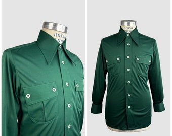 MARTINI Vintage 70er Jahre Deadstock Grün Jersey Knit Polyester Disco Shirt | 1970er Jahre Dead Stock, neues altes tailliertes Funk Top | Größe Herren S