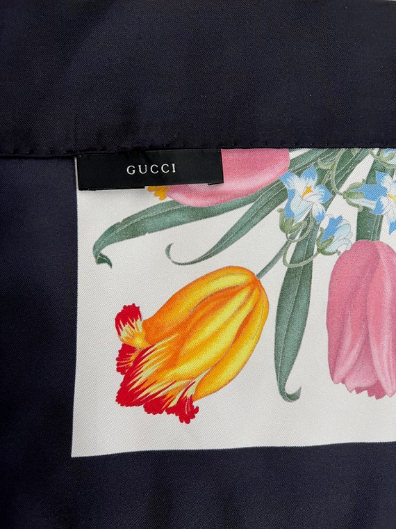 GUCCI FLORA Vintage Y2K Navy Blue Floral Silk Sca… - image 4
