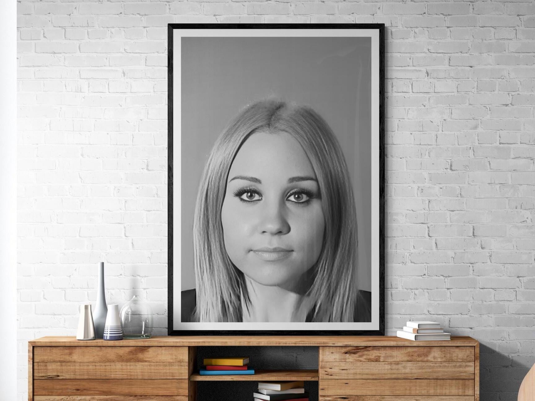 セール中…アマンダ・バインズ直筆サイン入り超 特大写真…Amanda Bynes