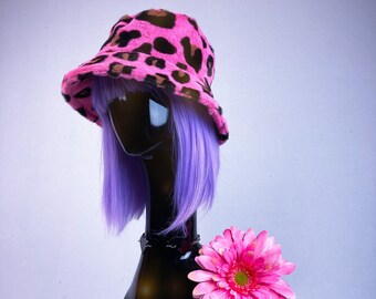 KITTY KITTY MeoW MEOW 90’s Y2K Fuzzy Pink Leopard Faux Fur Bucket Hat