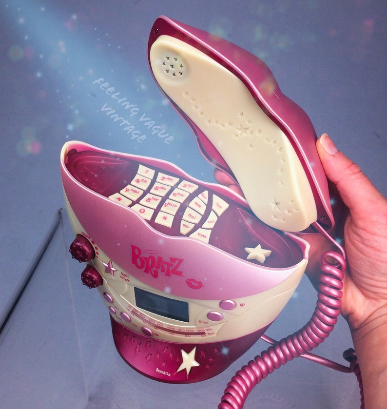Y2K Bratz Phone Radio Clock Combo Iconic Lips Design // Etsy Canada