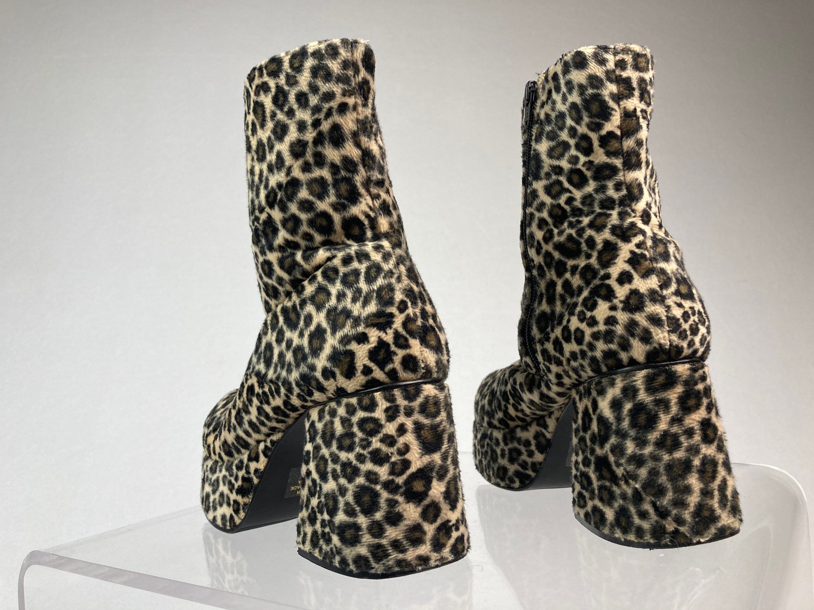 90s Vintage Fuzzy Leopard Print Chunky Heel Boots // 6.5