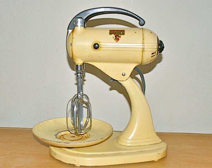 1930's Pastel Yellow Sunbeam Mixmaster Vintage Mixer Etsy