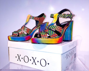 90’s vintage new in the box XoXo chunky high heel platform rainbow holographic sandals // 8.5