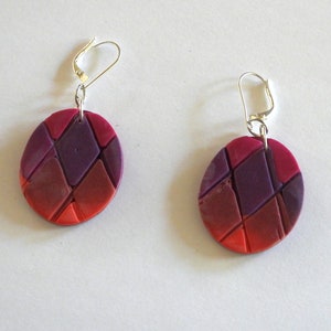 Oval Dangle Earrings Shaded Pink to Purple