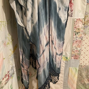 LARGE/XL, Tie Dyed Boho Hippie Bohemian Blue Woven Lightweight Long Kimono Cover Up with Fringe. image 3
