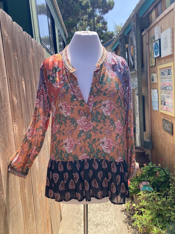 SMALL/MEDIUM Lightweight Embroidered Patchwork Bo… - image 1