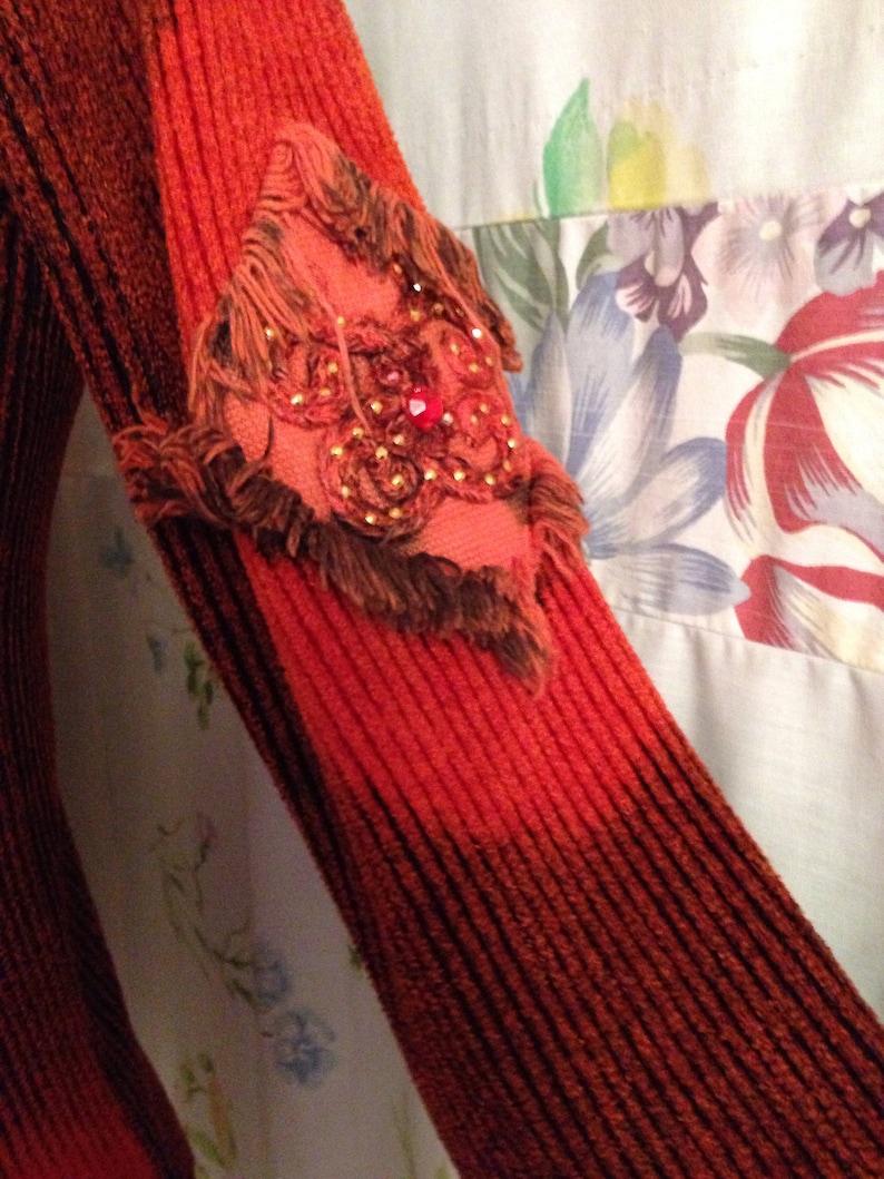 SMALL Sweater Pullover Stretch Bohemian Hippie Flowerchild Burnt Orange Black Appliqu\u00e9d Top