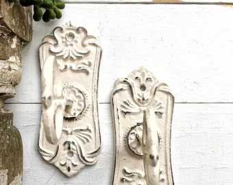 Shabby Chic Door-Skeleton Key Hook-Back Plate-Jewelry Holder-Rustic-Curtain Tie Backs-Antique Inspired-Towel Holder-French Decor-Paris Home