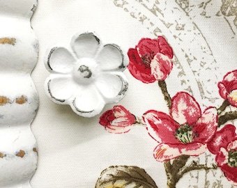 Daisy Flower , Floral Cast Iron and Metal Knob, Cabinet Drawer Knobs, Knob Dresser Knob Pull , Shabby White ,  Decorative  Knob SPRING