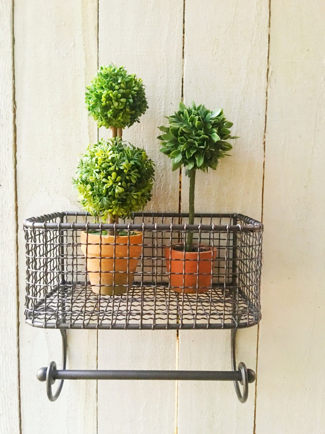 Wire wall organizer discount