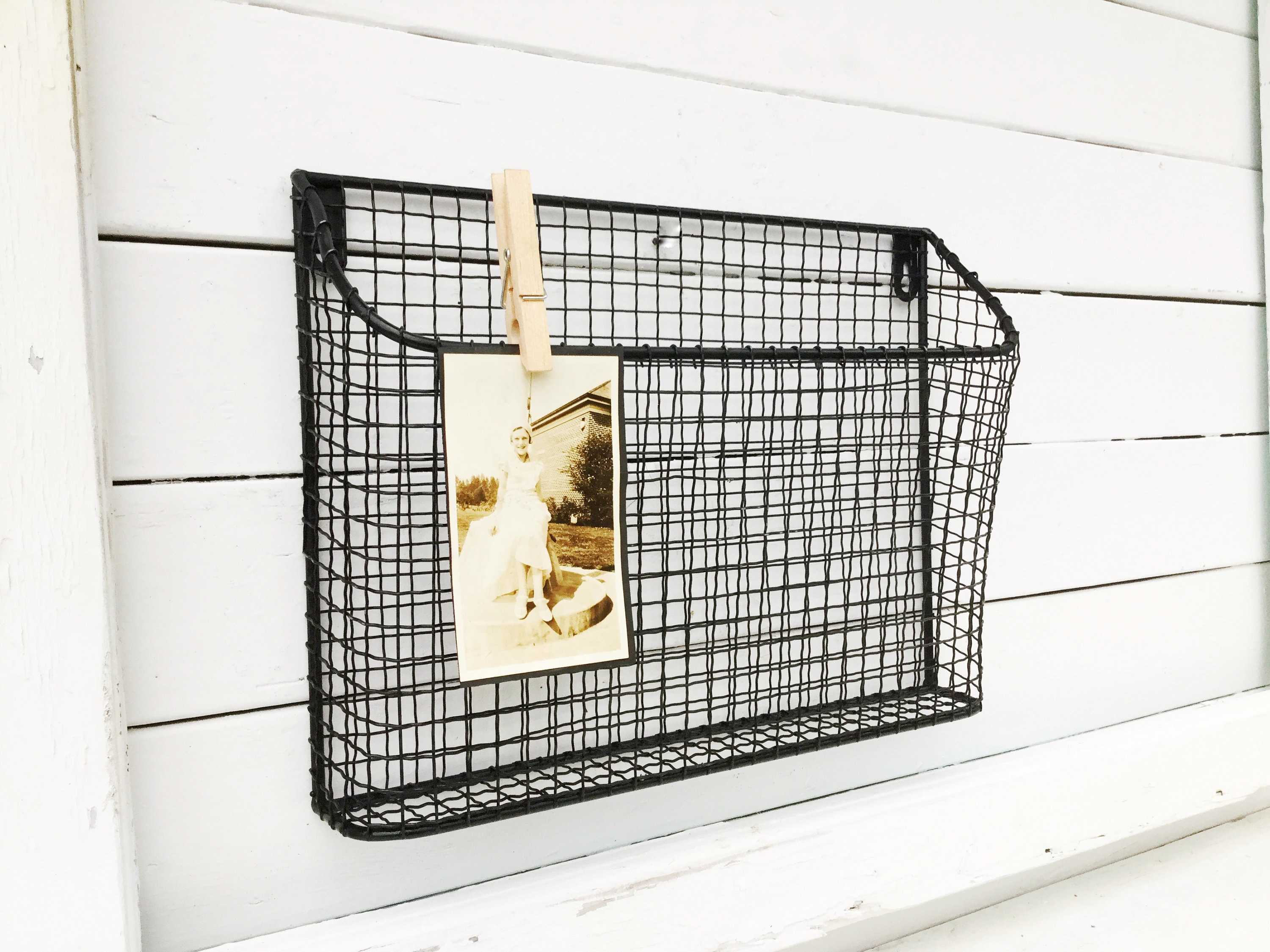 Wall mounted wire magazine rack sales